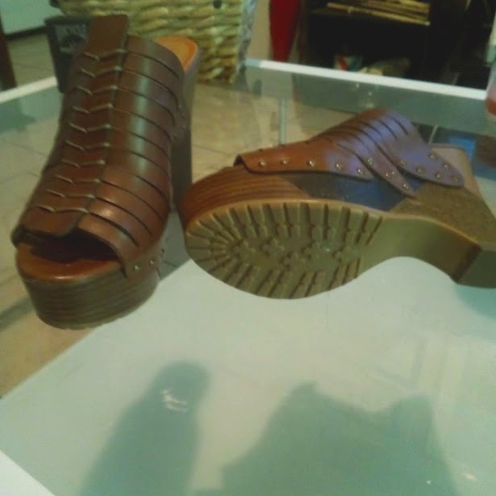 Luxury Rebel Dana wedge sandals